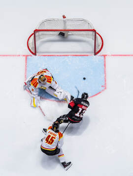 Malmö Redhawks Linus Öberg gör 3-0 bakom Brynäs