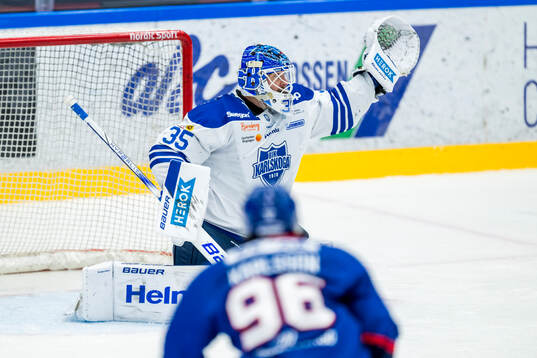 Karlskogas målvakt Lars Volden