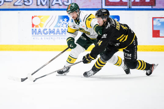 Björklövens Mattias Nörstebö och AIKs Jesper Emanuelsson