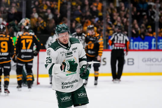 Färjestads Oskar Steen deppar