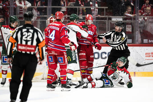 Timrås Sebastian Hartmann och Frölundas Isac Heens