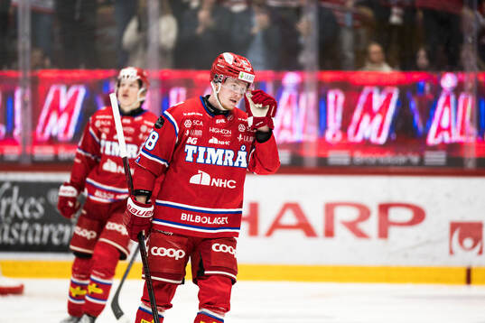 Timrås Simon Forsmark jublar