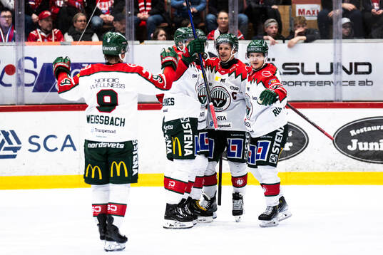Frölundas Arttu Ruotsalainen jublar