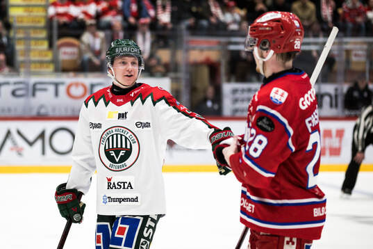 Frölundas Noah Hasa och Timrås Simon Forsmark