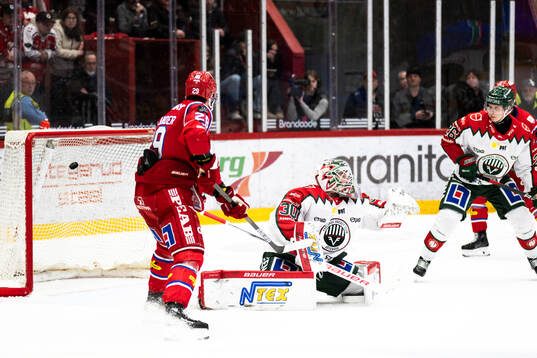 Frölundas målvakt Tobias Normann släpper in 2-1