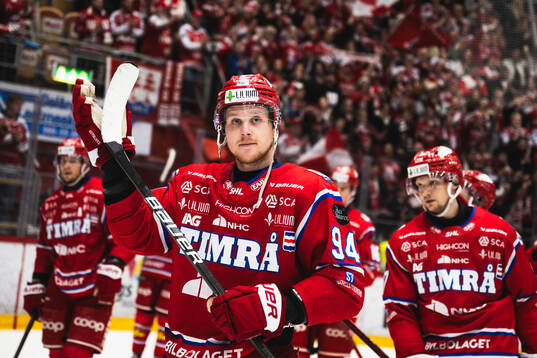 Timrås Sebastian Hartmann jublar