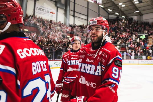 Timrås Magnus Pääjärvi jublar