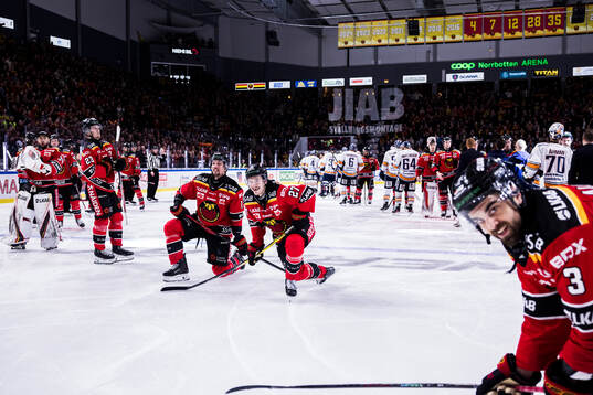 Bläddra bland fler bilder av Ishockey, SHL, Kvartsfinal 5, Luleå - Växjö