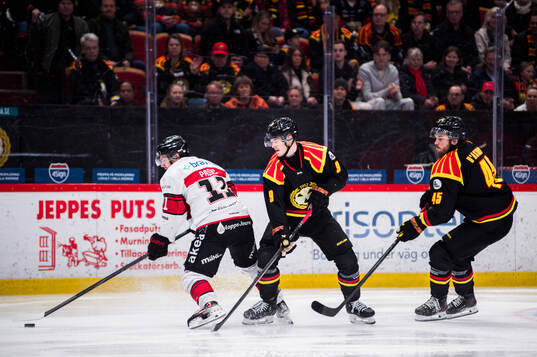 Malmö Redhawks Nikola Pasic och Brynäs Victor Söderström