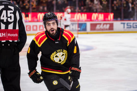 Brynäs Bobby Trivigno jublar