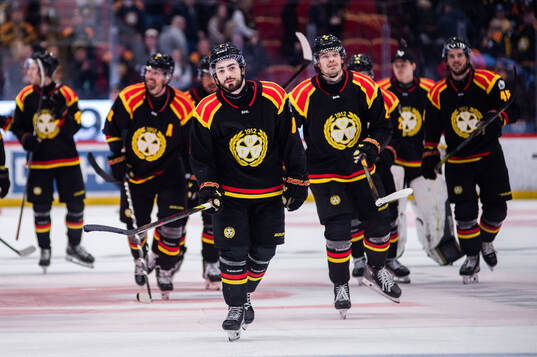 Brynäs Bobby Trivigno jublar