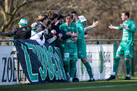 Ljungskile SKs Lukas Lindholm Corner jublar