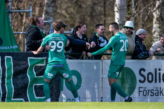 Ljungskile SKs Lukas Lindholm Corner och Milos Andelkovic