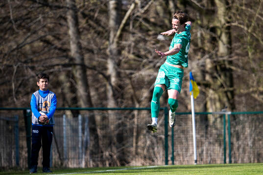 Ljungskile SKs Lukas Lindholm Corner jublar