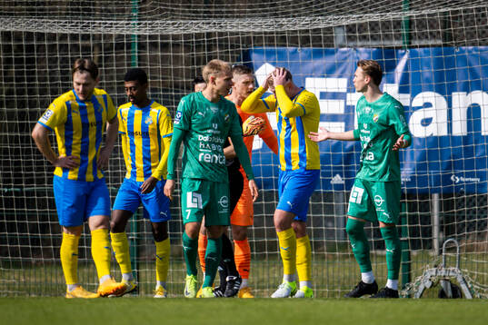 Eskilsminnes Adrian Petersson deppar