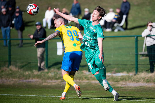 Eskilsminnes Casper Seger och Ljungskile SKs Lukas Lindholm