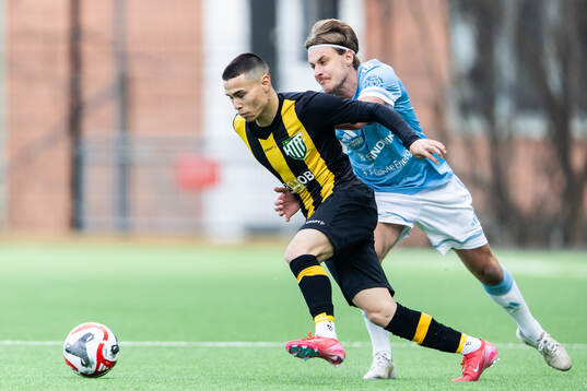Hammarbys Liam Mahachai Källman och Gefles Måns Berggren
