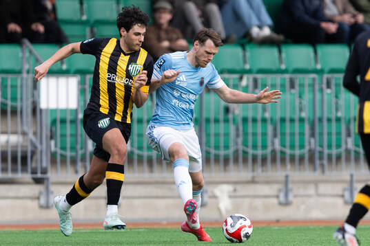 Hammarby TFFs Jordan Simpson och Gefles Leo Englund