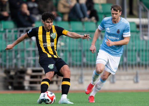 Hammarby TFFs Jordan Simpson och Gefles Leo Englund