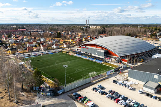 Drönarvy över Jernvallen och Göransson Arena