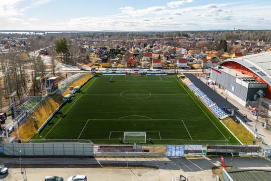 Drönarvy över Jernvallen och Göransson Arena