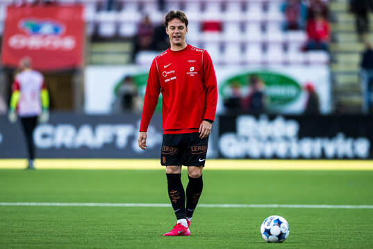 Felix Horn Myhre of Brann warms up
