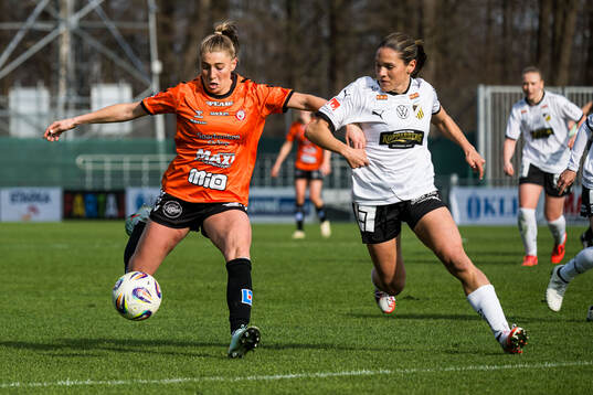 Kristianstads Remy Siemsen och Häckens Carly Wickenheiser