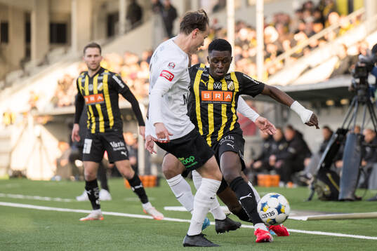 Brommapojkarnas Rasmus Örqvist och Häckens Zeidane Inoussa