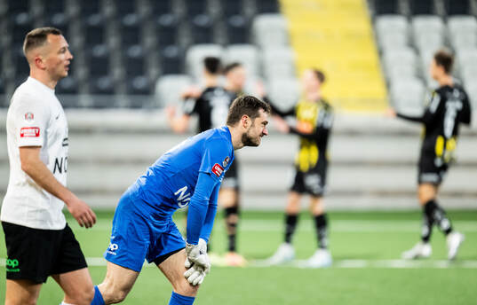 Brommapojkarnas målvakt Davor Blazevic deppar