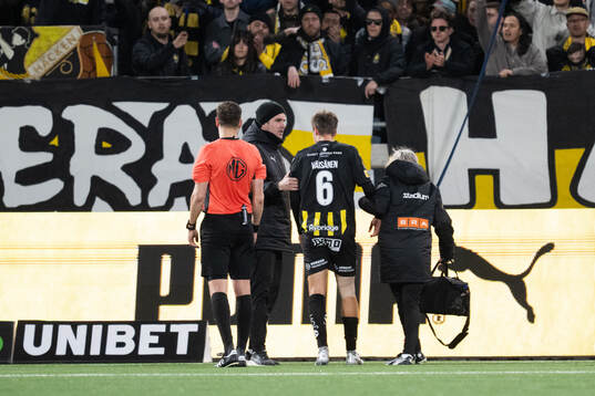 Häckens Leo Väisänen utgår skadad