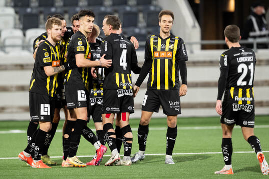 Häckens  Leo Väisänen jublar