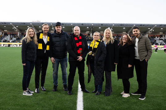 Representanter från båda klubbarna som samarbetar kring