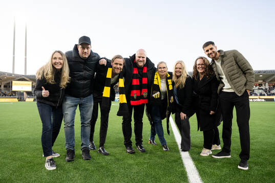 Representanter från båda klubbarna som samarbetar kring