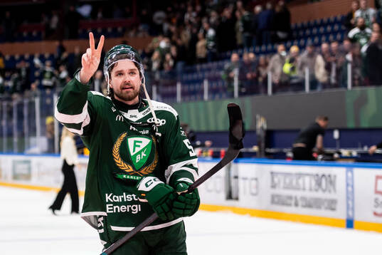 Färjestads Linus Johansson jublar