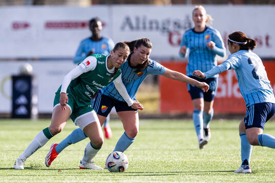 Alingsås Malva Larsson och Djurgårdens Pauline Hammarlund