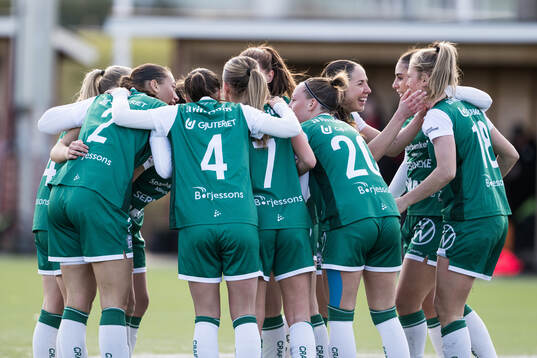 Alingsås spelare jublar