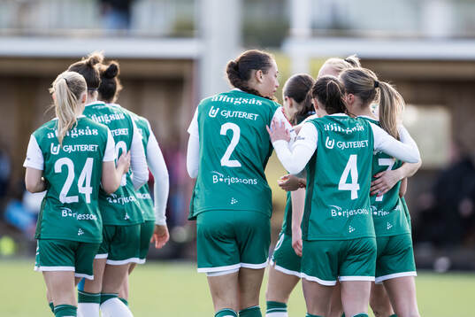 Alingsås spelare jublar