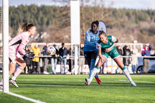 Djurgårdens målvakt Anna Aurora Koivunen och Sura Yekka