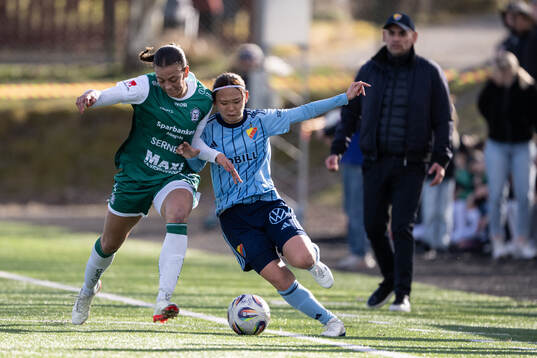 Alingsås Malva Larsson och Djurgårdens Urara Watanabe