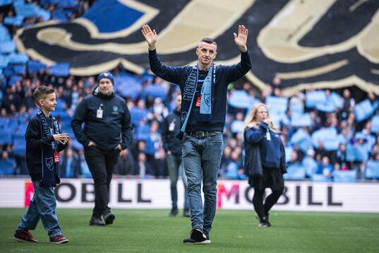 Djurgårdens Haris Radetinac tackas av