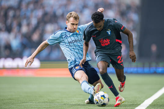 Djurgårdens Rasmus Schuller och Malmö FFs Taha Abdi Ali