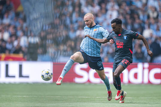 Djurgårdens Adam Ståhl och Malmö FFs Taha Abdi Ali