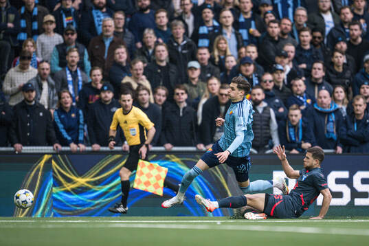 Djurgårdens Nino Zugelj och Malmö FFs Gabriel Dal Toe