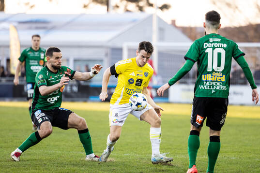 Varbergs Erion Sadiku och Falkenbergs Oskar Lindberg