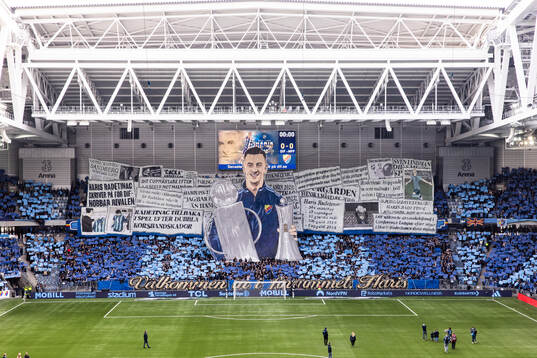 Tifo till Djurgårdens Haris Radetinac som tackas av