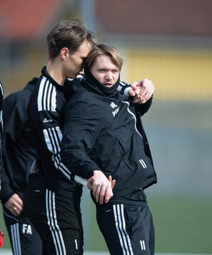 Hugo Arvidsson och Kasper Månsson skojar
