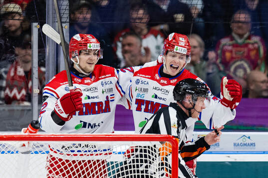 Timrås Erik Walli Walterholm jublar
