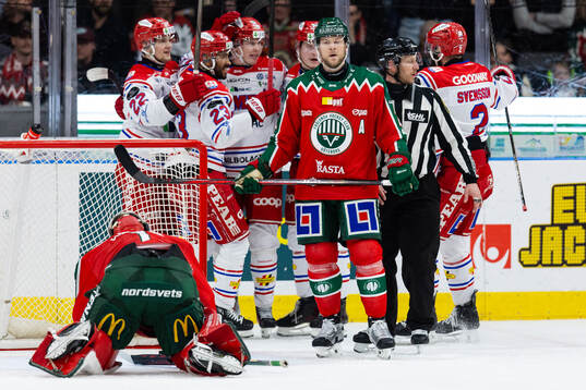 Frölundas målvakt Lars Johansson och Christian Folin