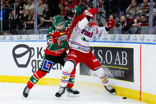 Frölundas Arttu Ruotsalainen och Timrås Sebastian Hartmann
