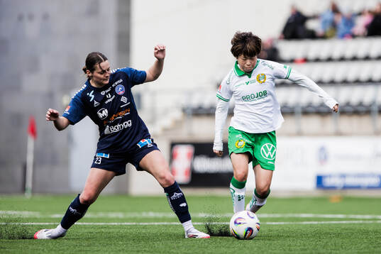 Linköpings Eshly Bakker och Hammarbys Asato Miyagawa